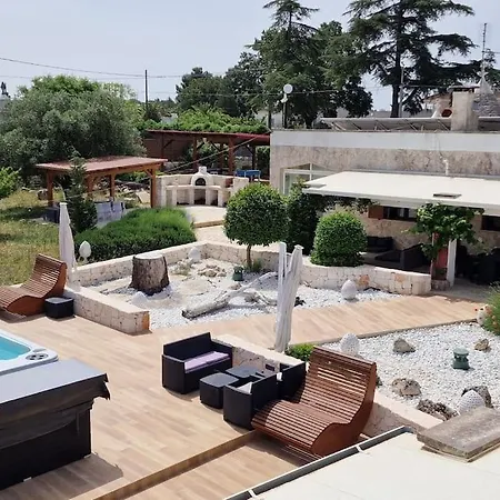 Nirya - Unique Trulli & Vila Martina Franca