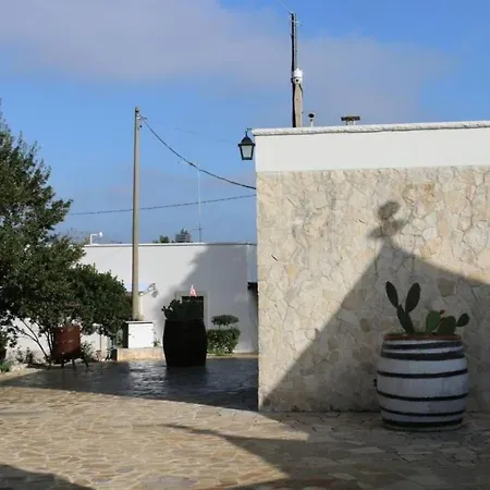 Nirya - Unique Trulli & Βίλα Μαρτίνα Φράνκα
