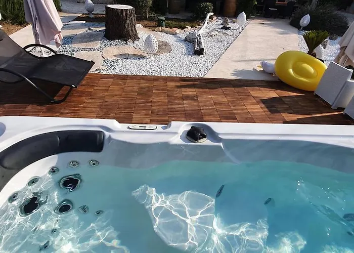 Nirya - Unique Trulli & Villa Martina Franca